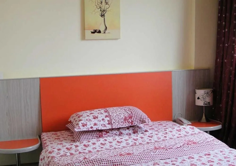 Linting Holiday Hotel