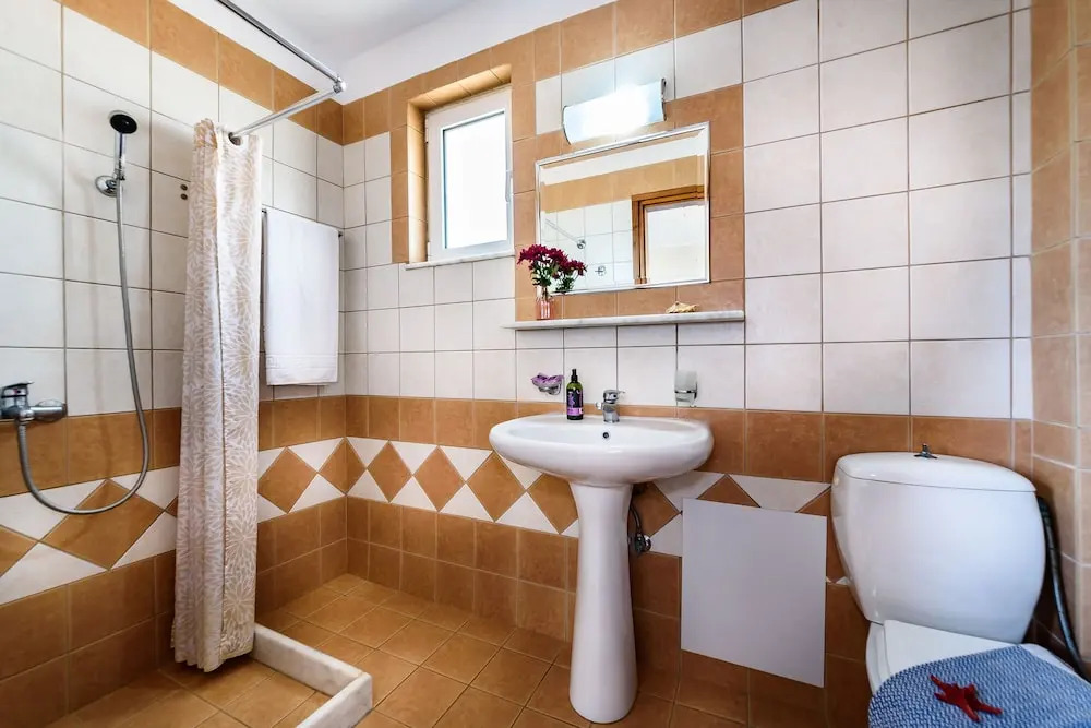 Panos Beach Hotel