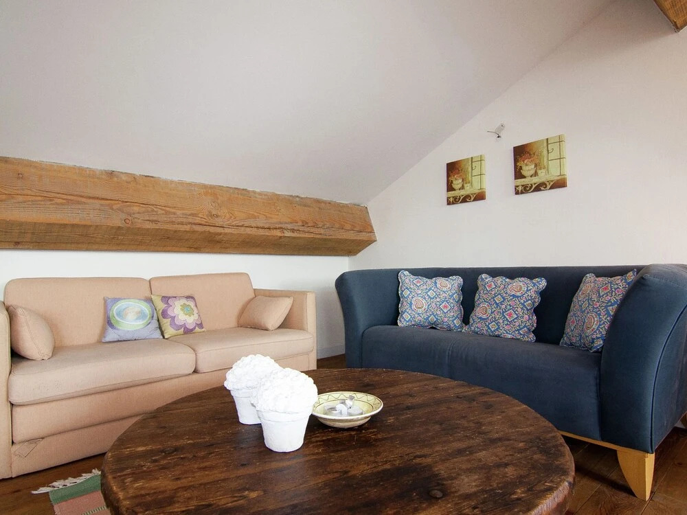 Very nice cottage with studio on a domain with heated pool