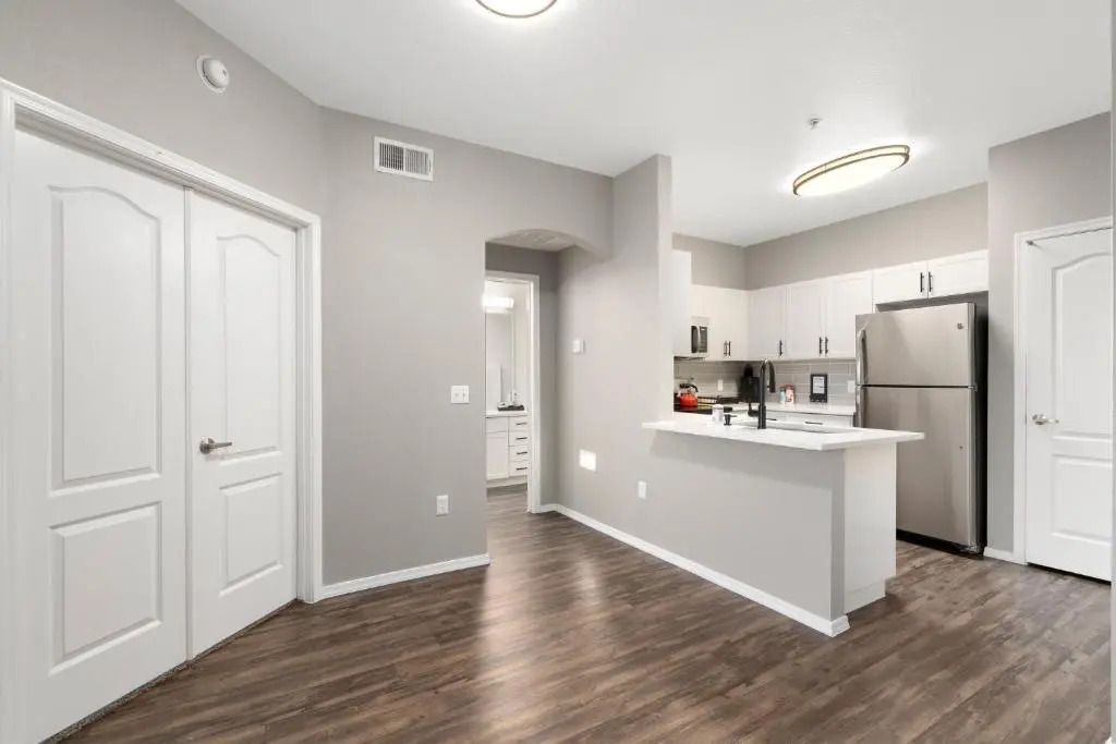 Modern 1BR Apt Located In The Heart of Scottsdale