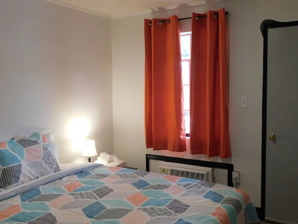 Spruce Pine Inn