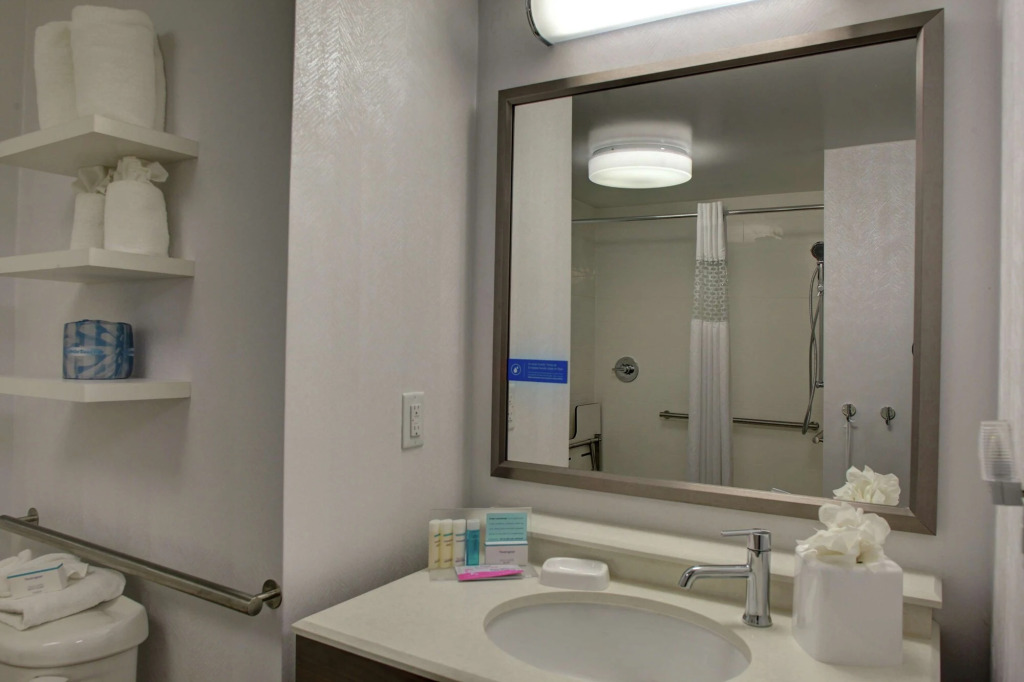 Hampton Inn & Suites at Lake Mary Colonial Townpark