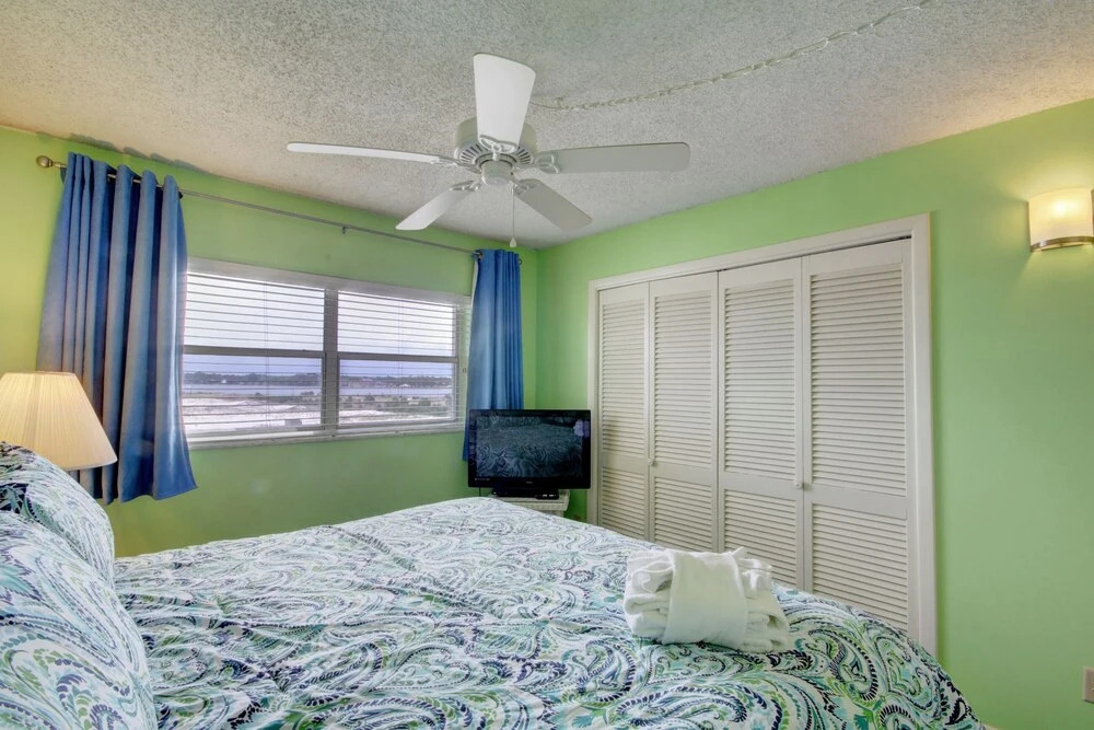 458 El Matador 2 Bedroom Condo by RedAwning