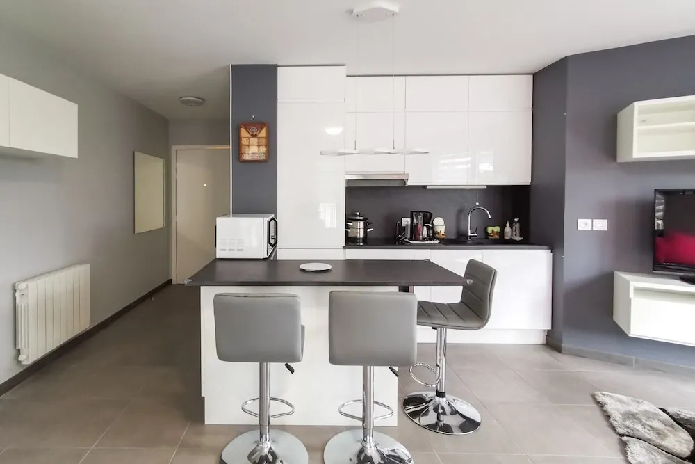 Charming Apartment, Quiet, Hotel Service