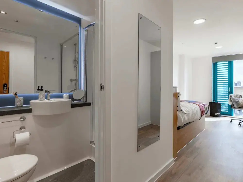 For Students Only - Ty Nant in Swansea Next to Train Station