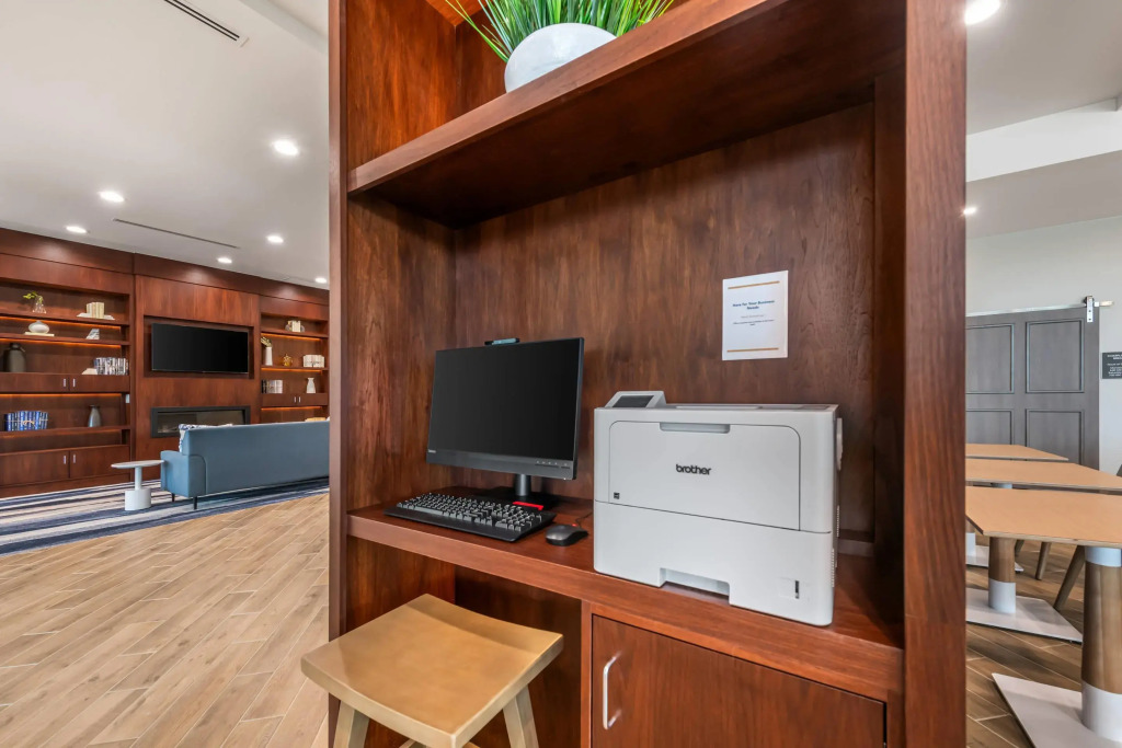 Comfort Inn & Suites Orlando Sanford Airport