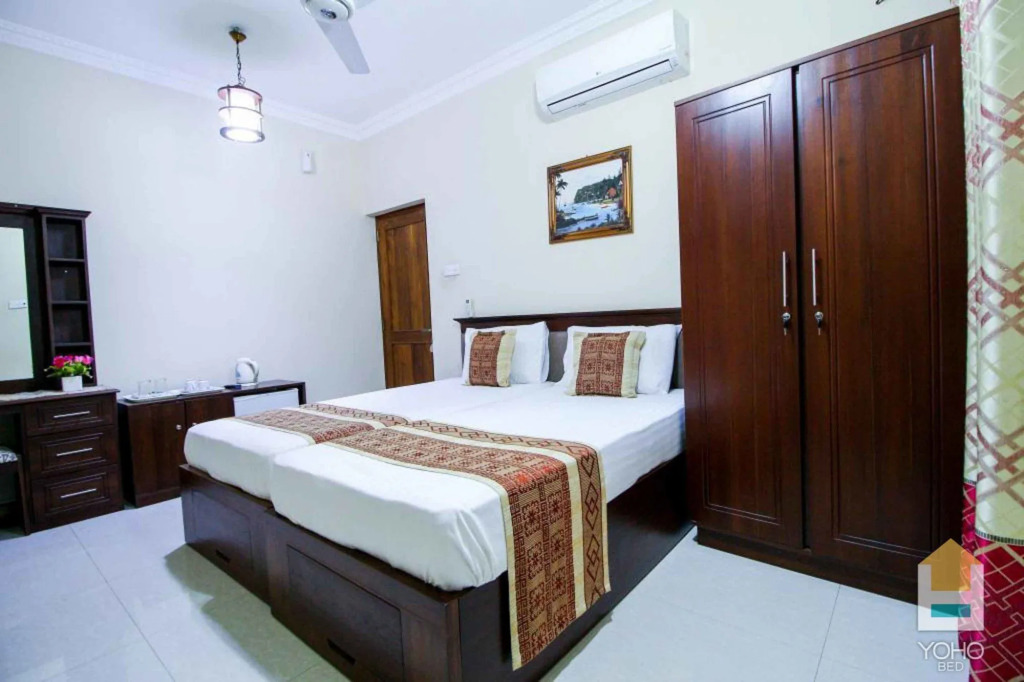 Yoho Emirates Inn