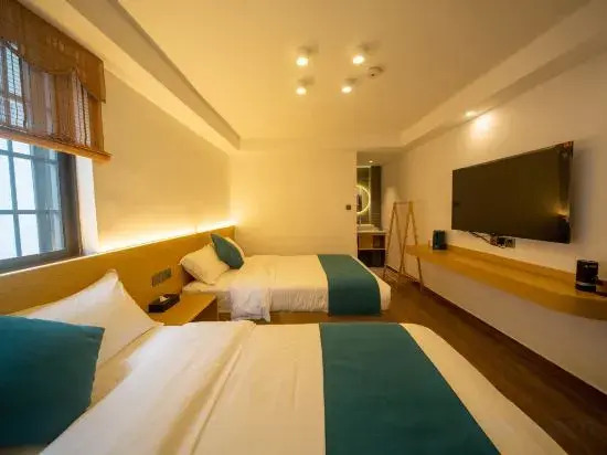 Qingjufengzhu Riverview Guesthouse