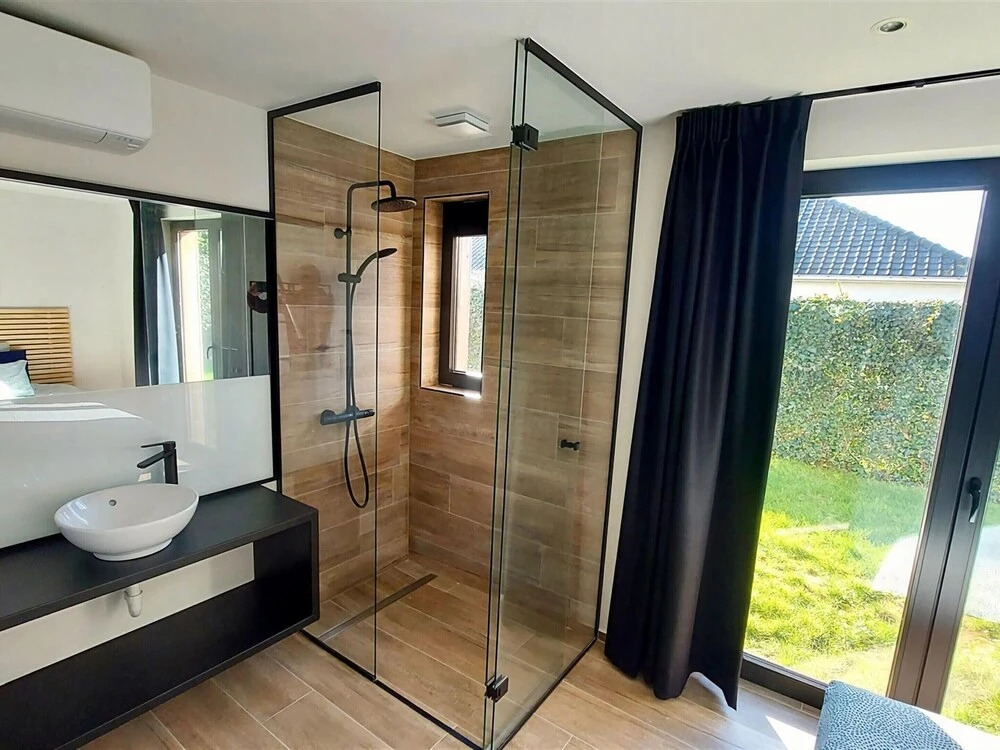 Luxurious Villa in a Residential Location