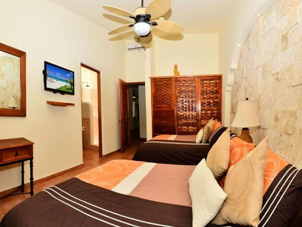 4 Br Villa - Casa Rebeka Playacar I - Dlp 21875