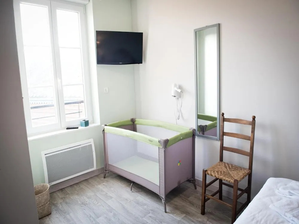 Logis Hotel Restaurant Le Relais Fleuri