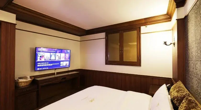 One 1 Motel