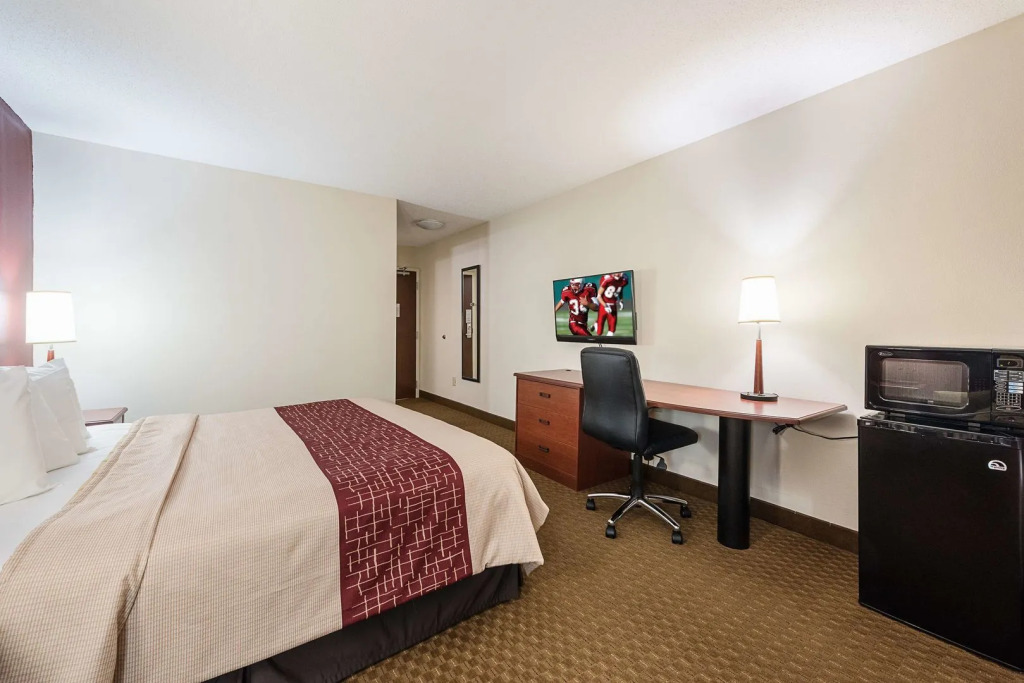 Red Roof Inn Etowah   Athens, TN