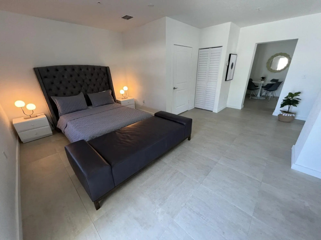 Renzzi Wynwood Apartments