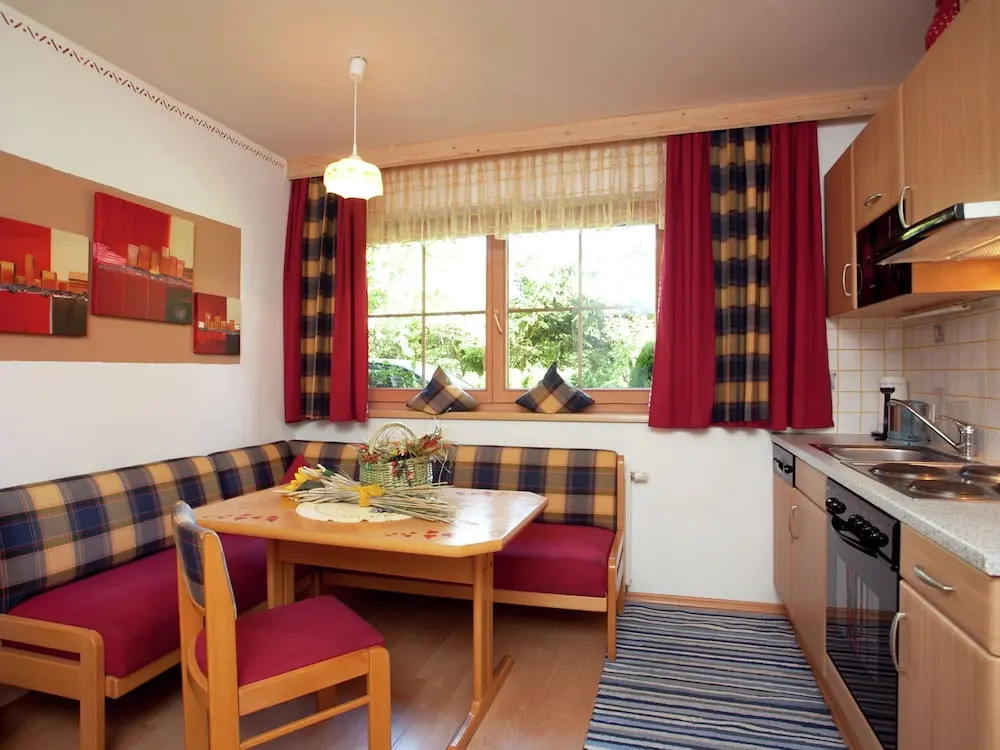Cozy Couple or Group Chalet in Fgenberg Near Ski Slopes