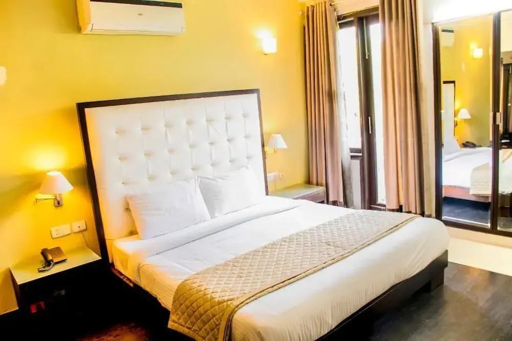 Hotel IP Swarn By Qotel Near Anand Vihar Vaishali Ghaziabad