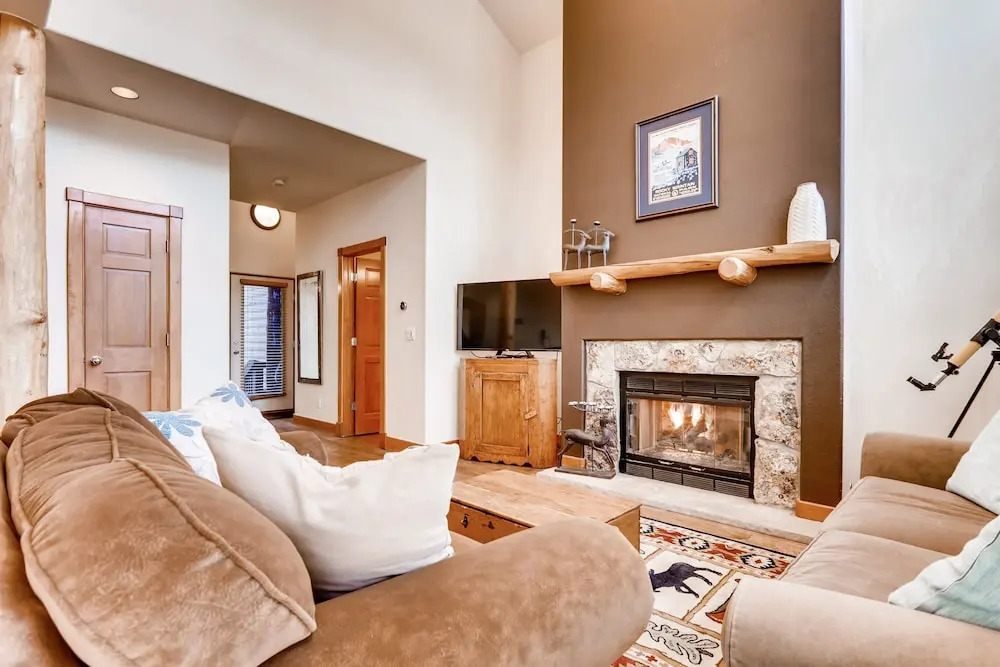 Water Dance Townhouse Unit B 4 Bedrooms 3.5 Bathrooms Townhouse