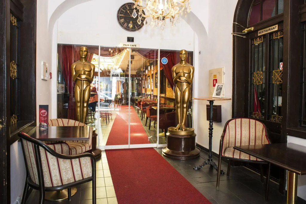 Film Hotel