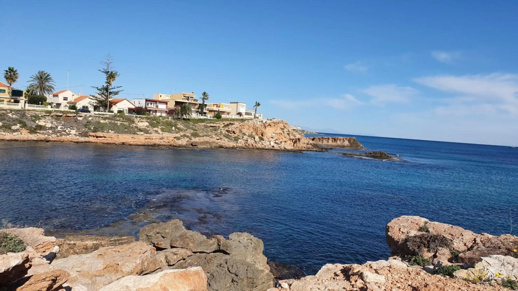 Sunny apartament near La Mata beach