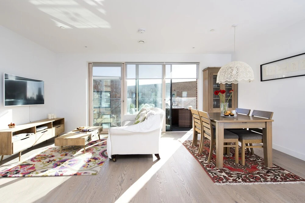Stunning 1BR with Balcony in Zone 1!