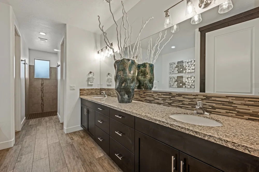 Grand Elite Retreat 16 Bedroom Home
