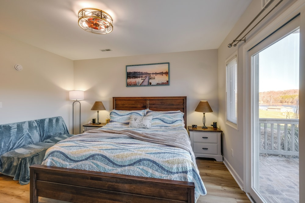 Dog-friendly Condo on Smith Mountain Lake