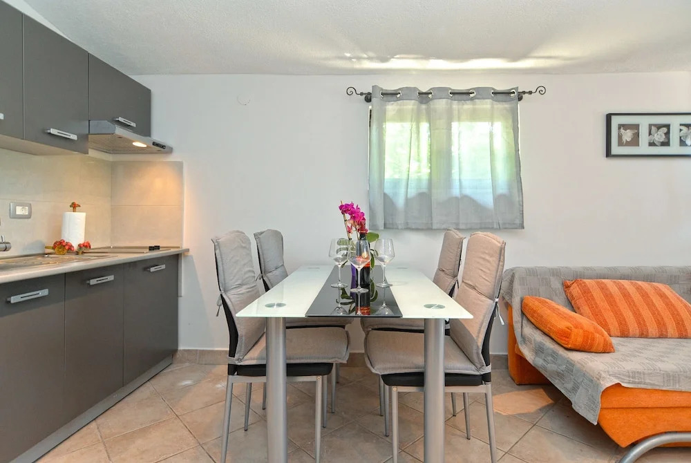 Apartment 1642