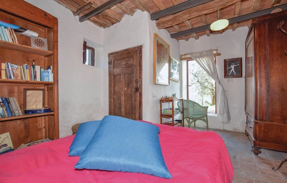 Casa Pereti