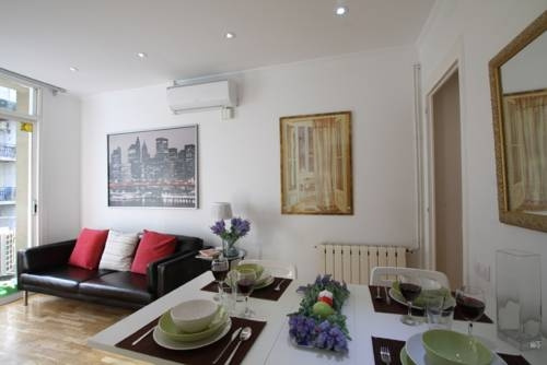 Art House Fira Apartments