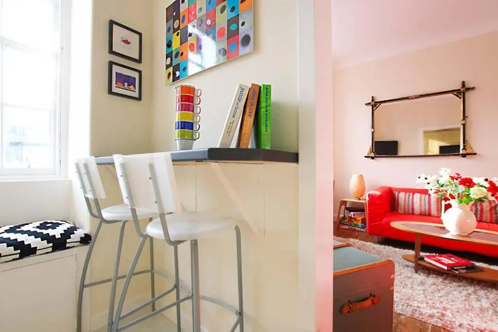 Bright and cosy 2BR Apt with workspace in New town, 5mins to Princes St