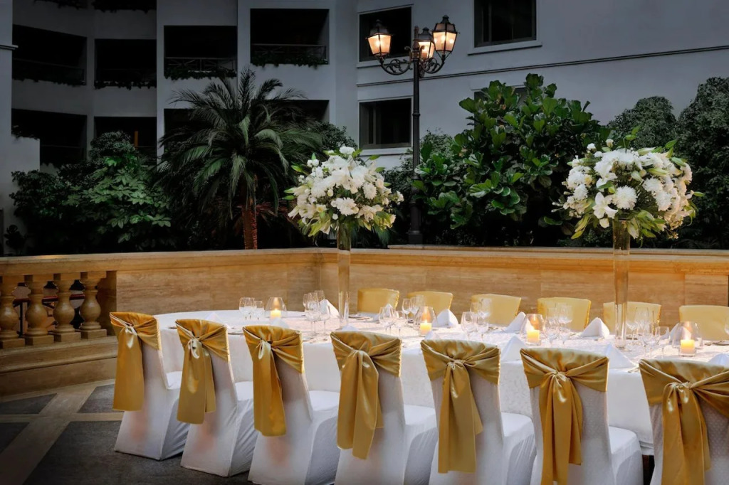 Отель Connaught Palace Hotel Dubai