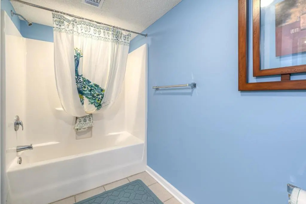 Yacht Club Villas #1-703