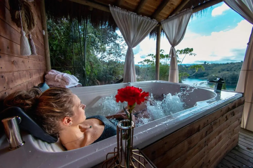 Levit Glamping - Hotel Frente al Embalse Guatapé Peñol