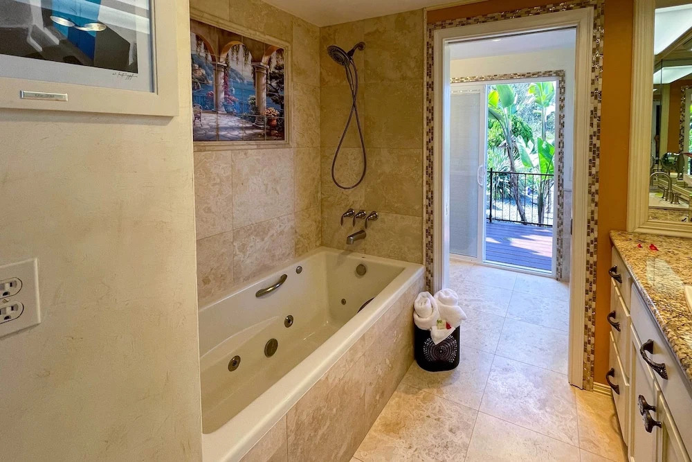 Colorful El Cajon Gem: Deck, Garden & Valley Views