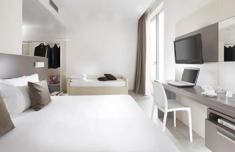 Cube Hotel