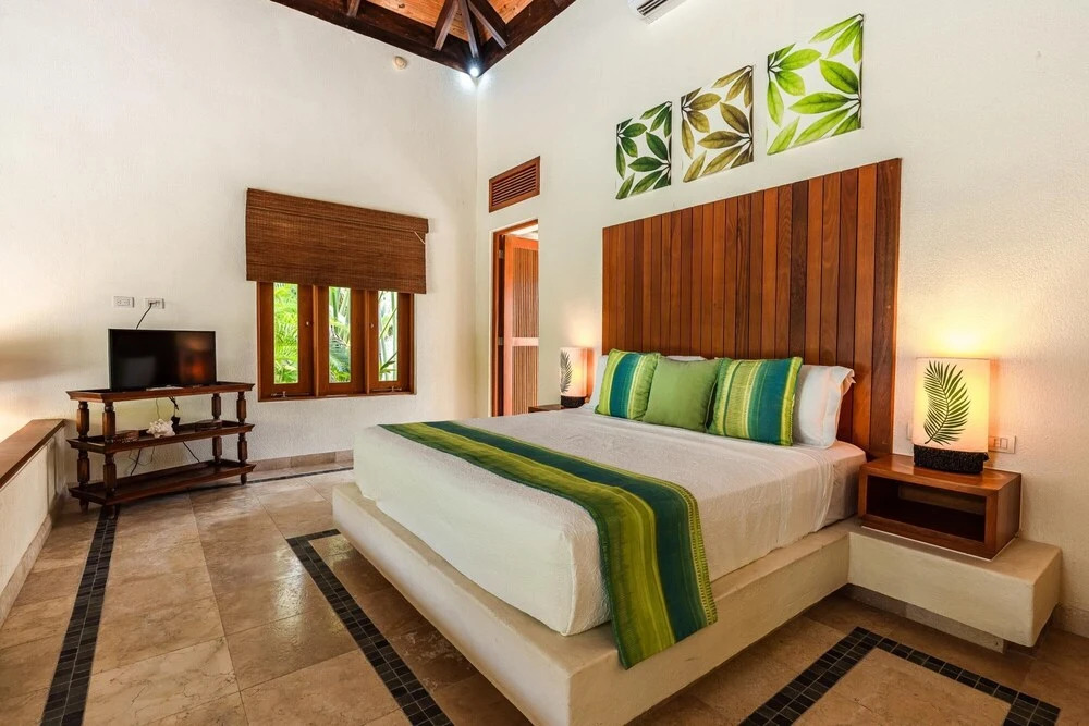 Rustic Private Bungalow at Green Village w Picuzzi Included