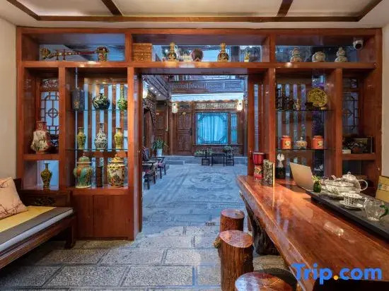 Lijiang Huanxiao Tuyuan LOL Inn