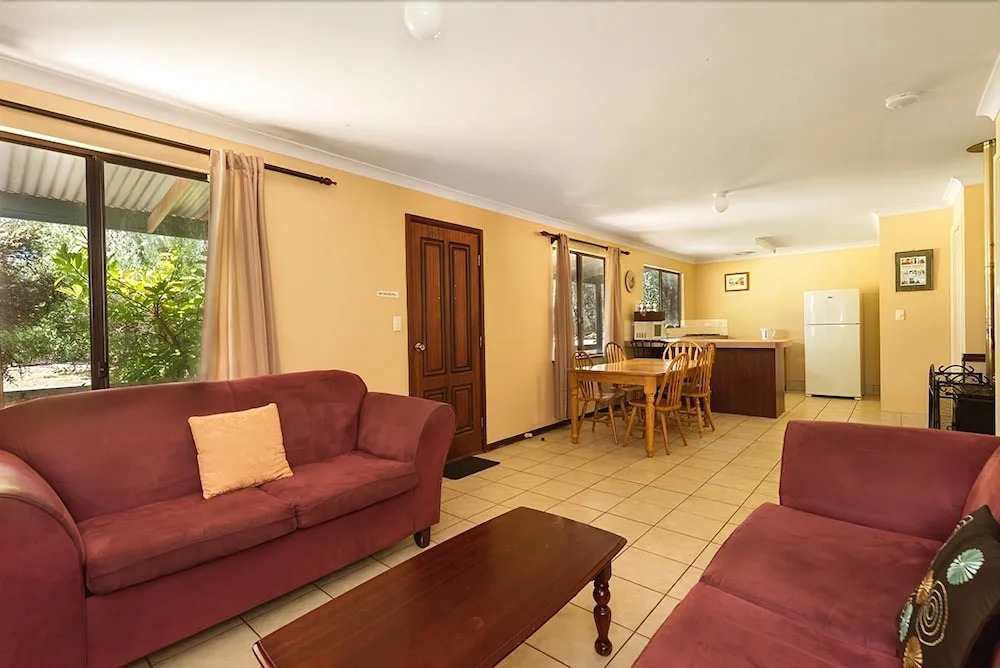 Dunsborough Rail Carriages & Farm Cottages