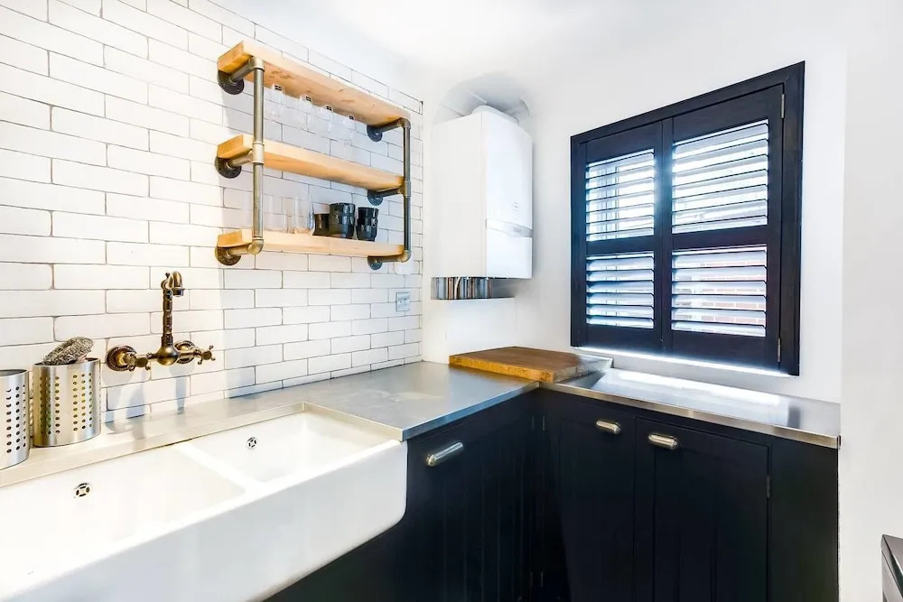 New Designer 2BR Home W/large Terrace - 4 Guests