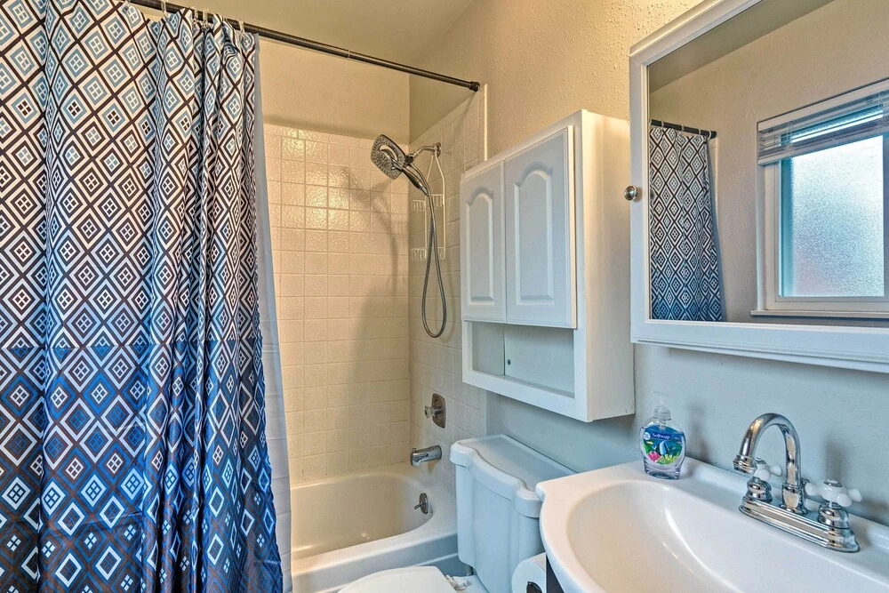 Lovely Colorado Springs Home: Mtn Views & Hot Tub!