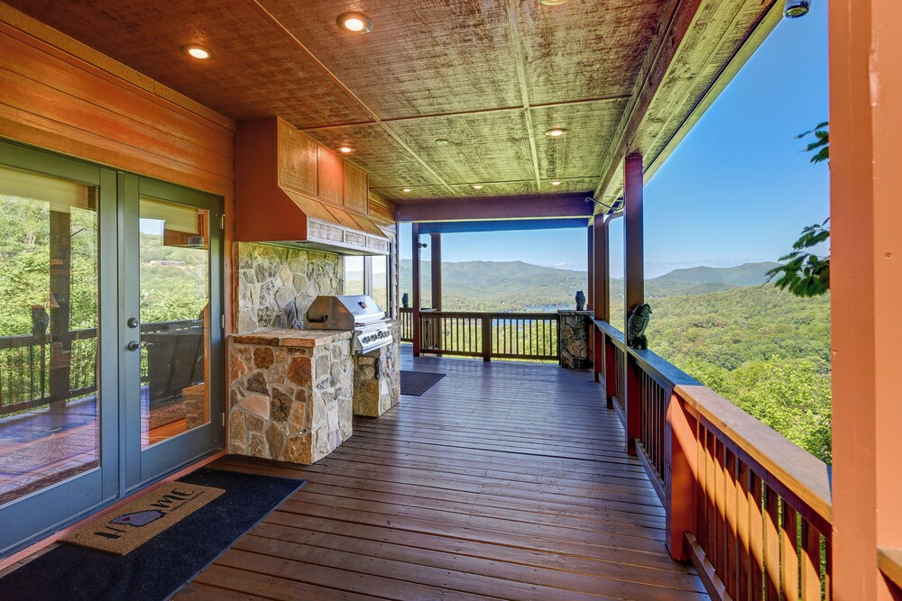 Hiawassee Vacation Rental: 1 Mi to Lake Chatuge!