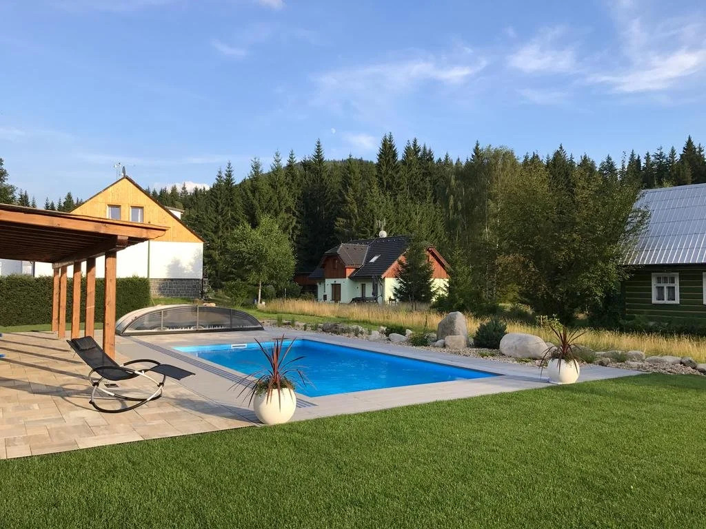 Chalet Schäfer s vyhřívaným bazénem se slanou vodou a saunou