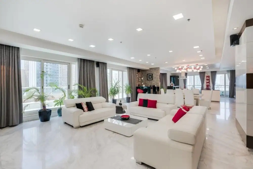 Vast Apt With Stunning Views of Dubai Marina
