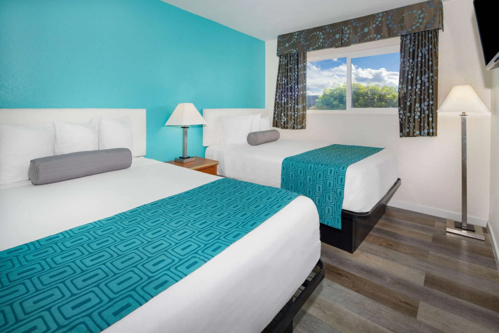 Howard Johnson Suites by Wyndham San Diego Chula Vista BayFront
