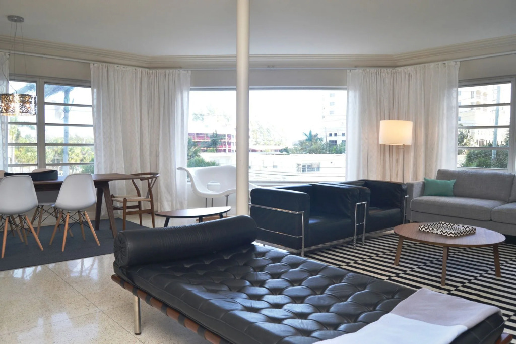 North Beach Hotel