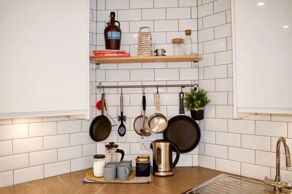 Bright and Welcoming 2 Bedroom Leith Flat