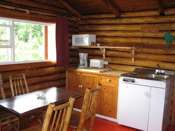 Kan-à-Mouche Pourvoirie Auberge et Chalets