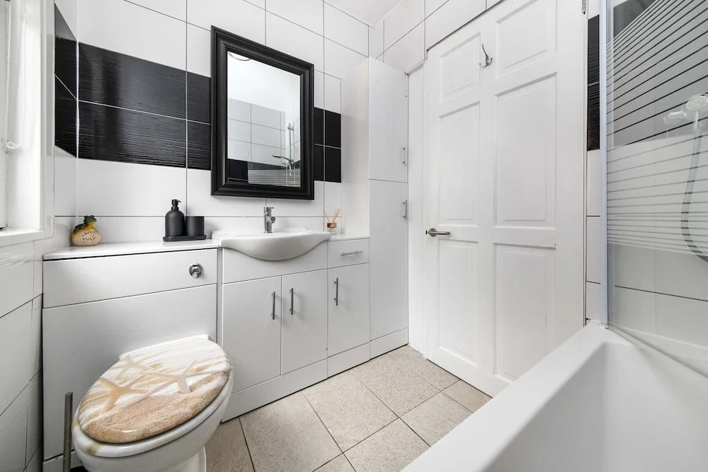 House - Sleeps 10 - Garden - Close to City Centre