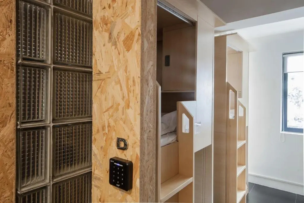 WEFLOW Hostel