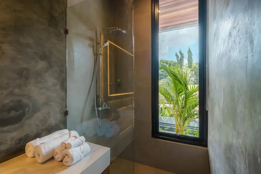 Stylish Tropical Villa - 2br